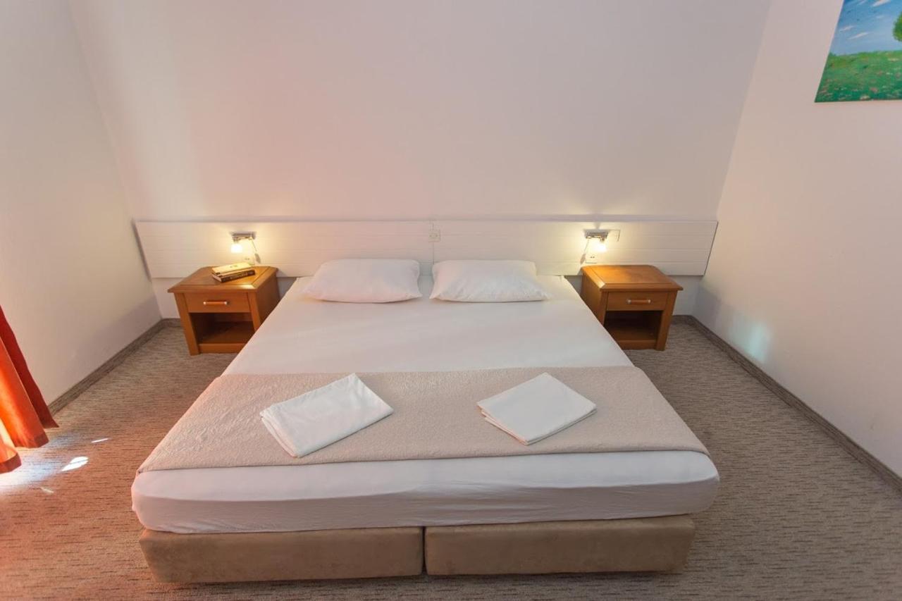 Apartmani Ana Mlini Buitenkant foto